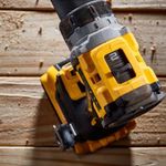 parafusadeira-furadeira-1-2-pol-dewalt-dcd800d2-br-20v-max-com-2-baterias-carregador-e-bolsa_05