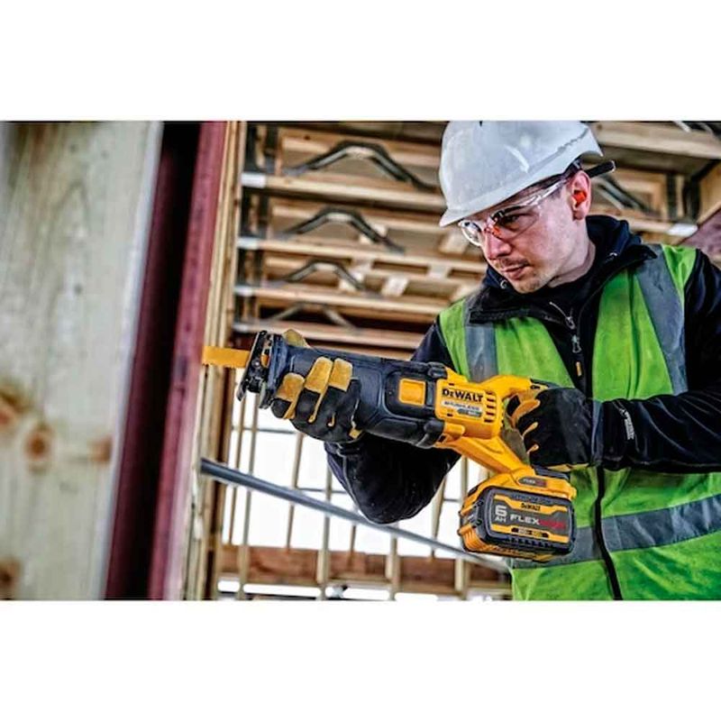 serra-sabre-dewalt-60v-dcs389b-b3-sem-bateria-e-carregador_04