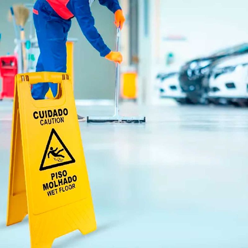cavalete-amarelo-cuidado-piso-molhado-sinalize_04