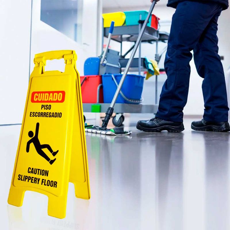 cavalete-amarelo-cuidado-piso-escorregadio-sinalize_03