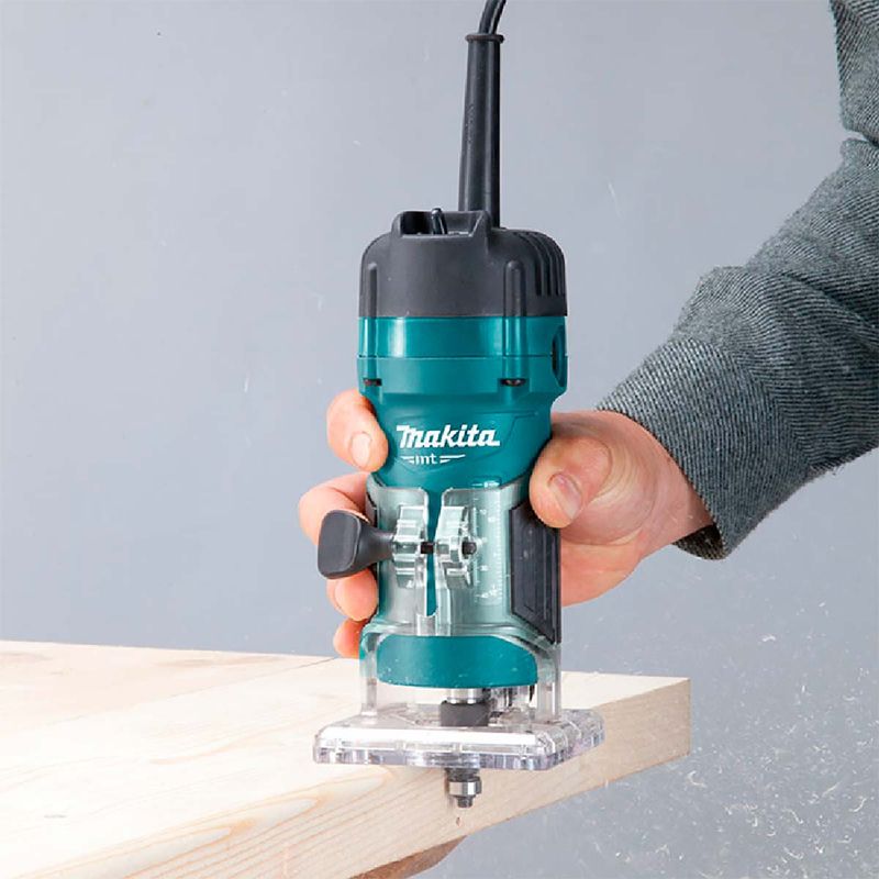 tupia-manual-1-4-pol-m3700b-530w-makita_02