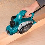 plaina-eletrica-makita-m1902b-500w-3-1-4-pol_04