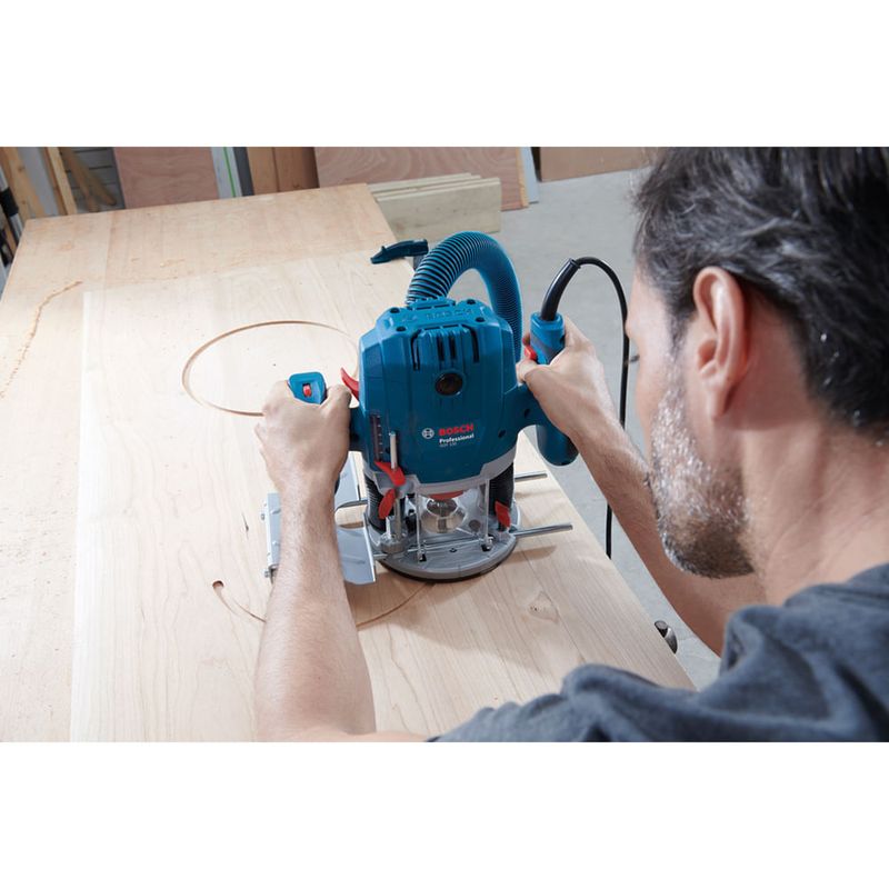 tupia-1-4-e-6mm-bosch-gof130-1-300-w-220v_03