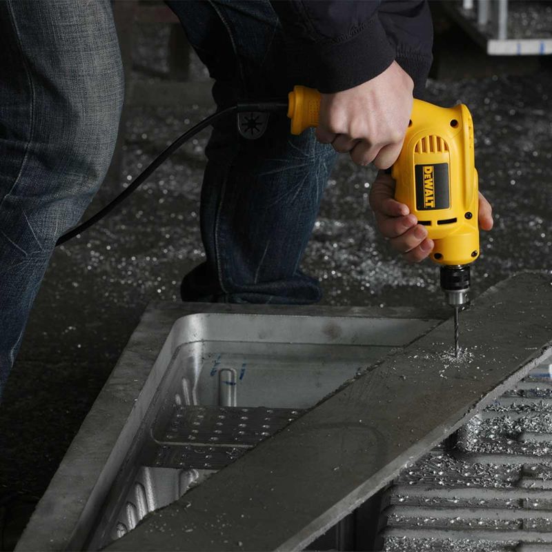 furadeira-1-4-pol-dwd010-380w-dewalt_04
