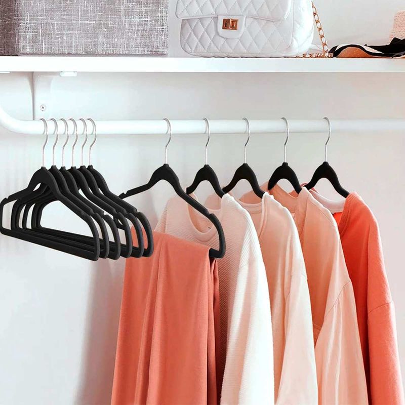 cabide-de-veludo-42cm-my-closet-preto-ordene_04