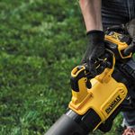 soprador-de-folhas-dewalt-dcbl722b-20v_07