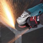 esmerilhadeira-angular-makita-7pol-ga7020-2200w_04.jpg
